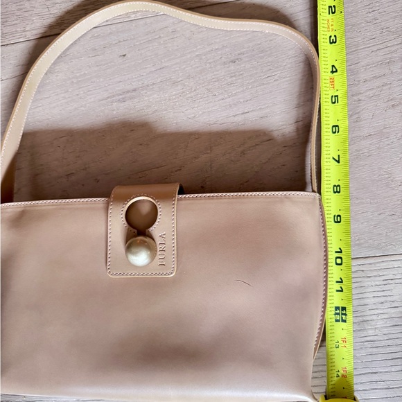 Furla Beige Leather keyhole Shoulder Bag with Gold tone hardware - Picture 12 of 13